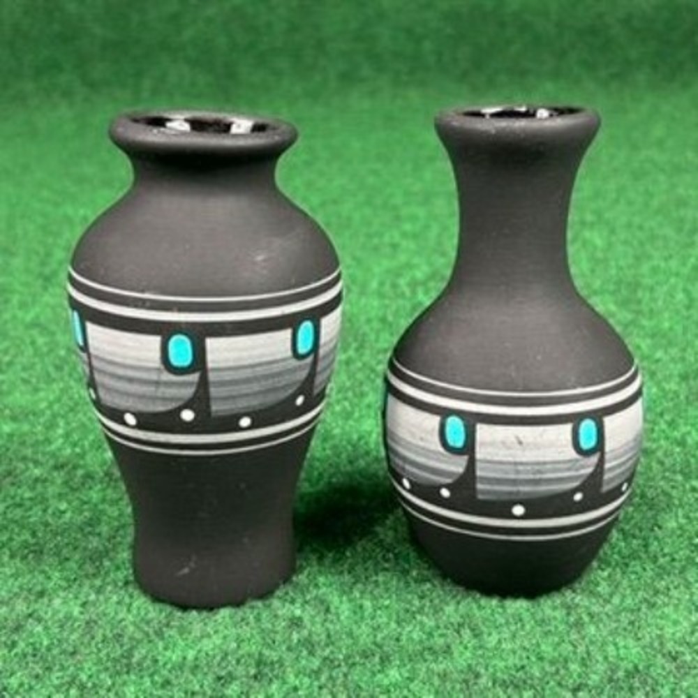 SANDSTONE CREATIONS Handcrafted Miniature Southwest Style Black Vases Set‎ Of 2 - Picture 3 of 11